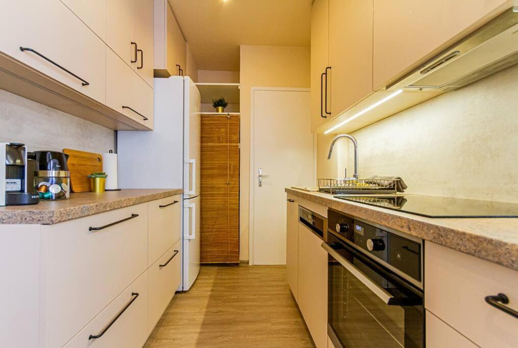 Roomy Apartment 80Sqm At City Center Free Parking Space, Ac & Balcony Будапешт Экстерьер фото
